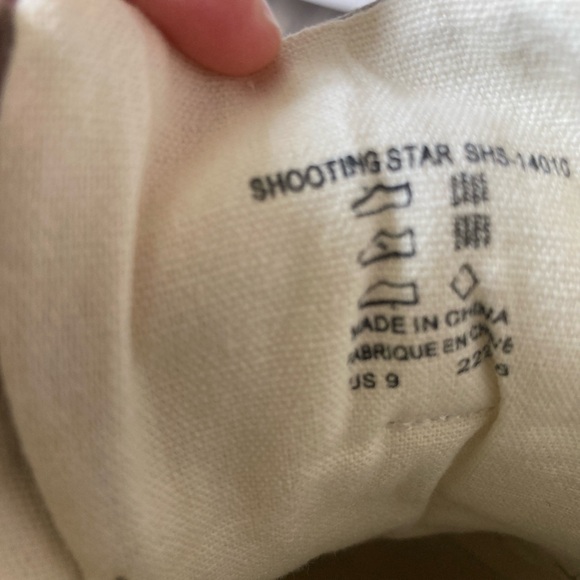 Taos Shooting Star Sneaker - Picture 4 of 6